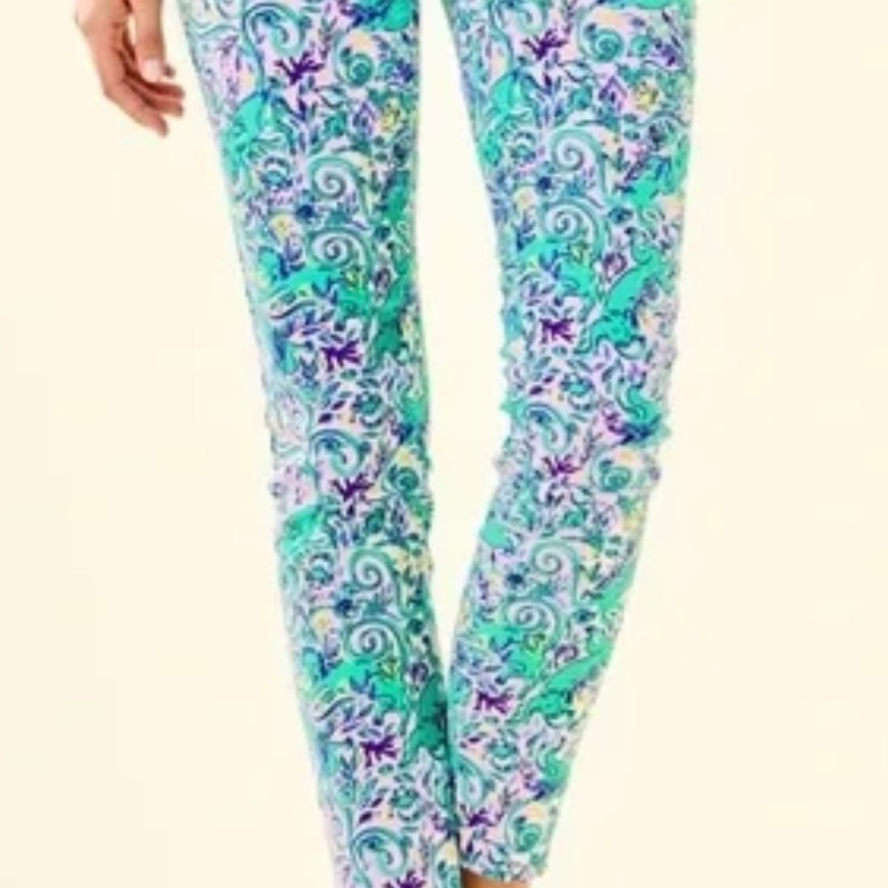 New with tags (NWT) Lilly Pulitzer South Ocean Skinny Crop, Monkey Sea, Size 16